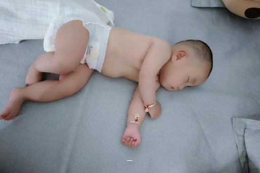 微山宝宝先长上牙还是下牙 微山宝宝先长上牙还是下牙